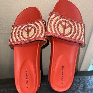 Lucky brand slides